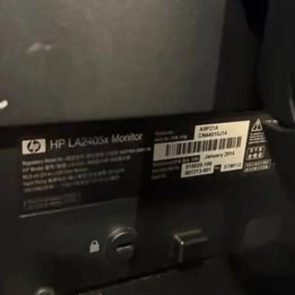 HP Compaq LA2405x Backlit Adjustable Height LCD Gaming Monitor w Cords